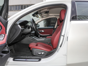 2022Ŀ 330Li xDrive M\ҹb ǰſg