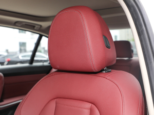 2022Ŀ 330Li xDrive M\(yn)(dng)ҹb g