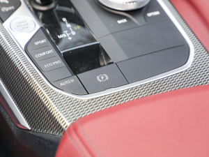 2022Ŀ 330Li xDrive M\ҹb v܇Ƅ