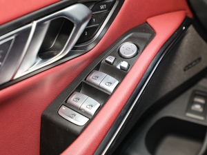 2022Ŀ 330Li xDrive M\ҹb {܇ƅ^	