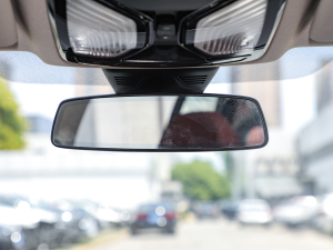 2022Ŀ 330Li xDrive M\ҹb ܇ȺҕR