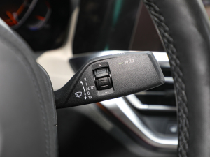 2022Ŀ 330Li xDrive M\ҹb п؅^