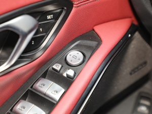 2022Ŀ 330Li xDrive M\ҹb п؅^