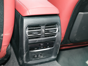 2022Ŀ 330Li xDrive M\ҹb п؅^