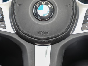 2022Ŀ 330Li xDrive M\ҹb п؅^