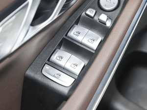 2022330i M\ҹb {܇ƅ^	