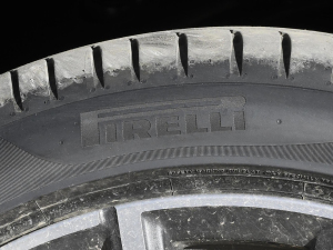 2022Ŀ 330Li xDrive M\ҹb ݆̥Ʒ