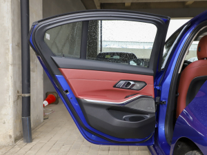 2022Ŀ 325i M\ҹb ܇T