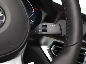 2022Ŀ 325i M\ҹb п؅^