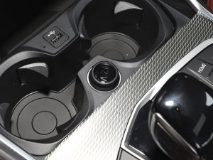 2022Ŀ 325i M\(yn)ҹb п؅^(q)