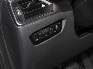 2022Ŀ 325i M\(yn)ҹb п؅^(q)