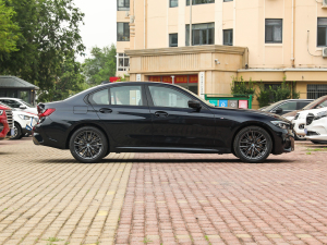 2022Ŀ 330i M\ҹb (c)ң