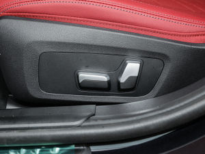 2022Ŀ 330i M\ҹb {{