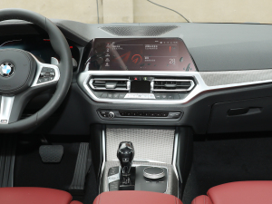 2022Ŀ 330i M\ҹb п_