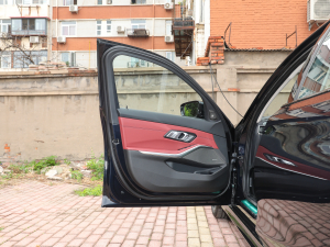 2022Ŀ 330i M\ҹb {λ܇T