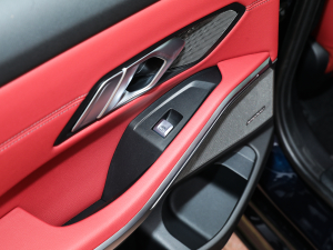 2022Ŀ 330i M\ҹb ܇ƅ^