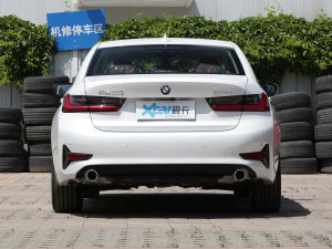 2022Ŀ 320i \b 	