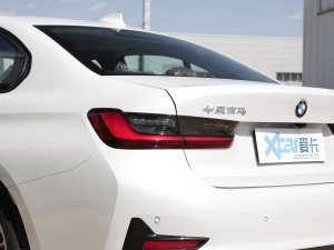 2022Ŀ 320i \b β