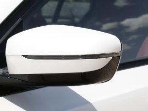 2022Ŀ 320i \(yn)(dng)b (x)(ji)^