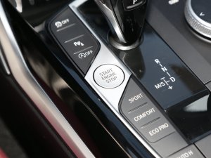 2022Ŀ 320i \b п؅^(q)