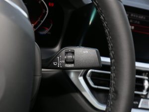 2022Ŀ 320i \b п؅^(q)