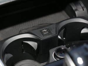 2022Ŀ 320i \b п؅^(q)