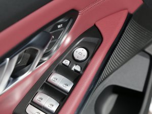 2022Ŀ 320i \b п؅^(q)