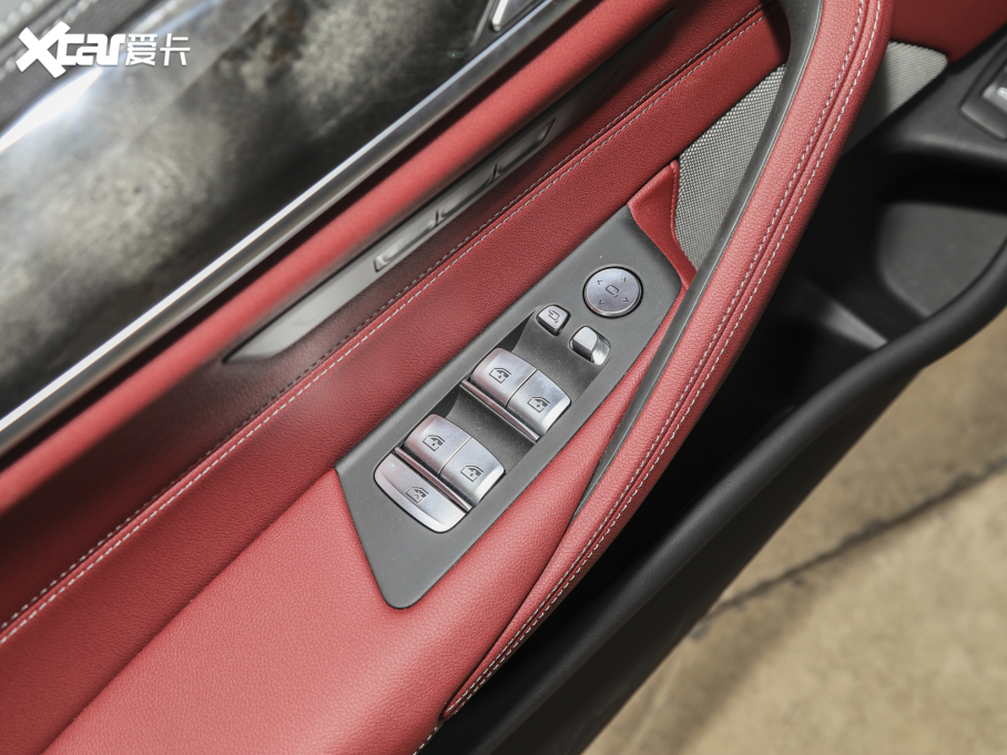 2022��R5ϵ �Ŀ� 530Li �I���� M�\�����b