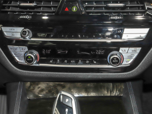 2022530Li xDrive M\b п؅^