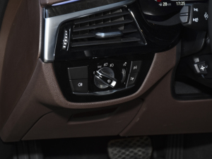 2022Ŀ 525Li Ab п؅^