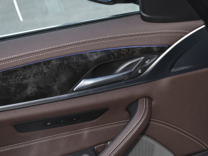 2022Ŀ 525Li Ab п؅^