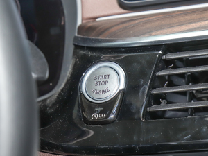 2022Ŀ 530Li  Ab п؅^(q)