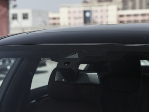 2022Ŀ 530Li I M\b ^