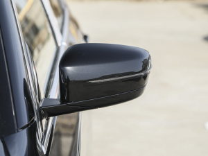 2022Ŀ 530Li I M\b ^