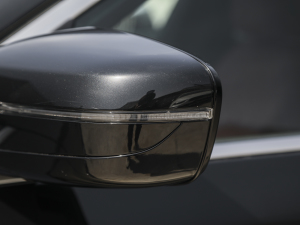 2022Ŀ 530Li I M\b ^