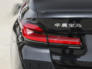 2022Ŀ 530Li I M\b ^