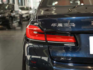 2022Ŀ 530Li xDrive M\b (ji)^