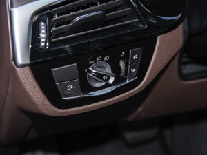 2022Ŀ 530Li  Ab п؅^