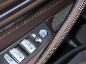 2022Ŀ 530Li  Ab п؅^