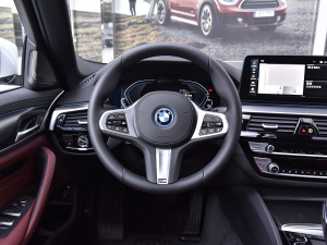 2022Ŀ 535Le h M\b P