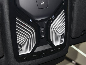 2022Ŀ 535Le M\b п؅^