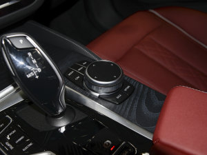 2022Ŀ 535Le M\b п؅^