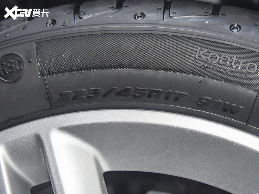 2022��R1ϵ 120i M�\(y��n)��(d��ng)��ҹ��