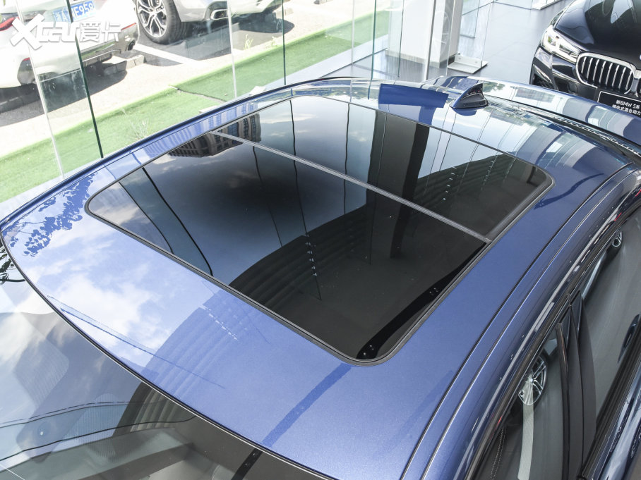 2022��R1ϵ 120i M�\����ҹ��