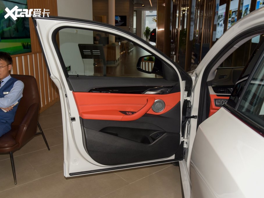 2022RX2 sDrive25i M\b