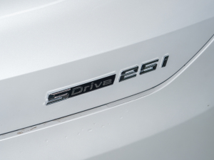2022sDrive25i ҹ ^