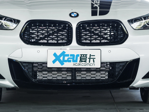 2022款sDrive25i 曜夜版 中网