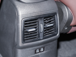 2022sDrive25i ҹ п؅^