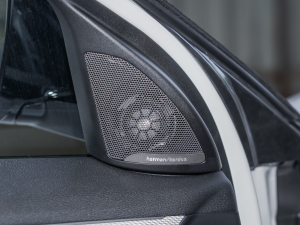 2022sDrive25i ҹ п؅^