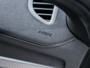 2022sDrive25i ҹ п؅^